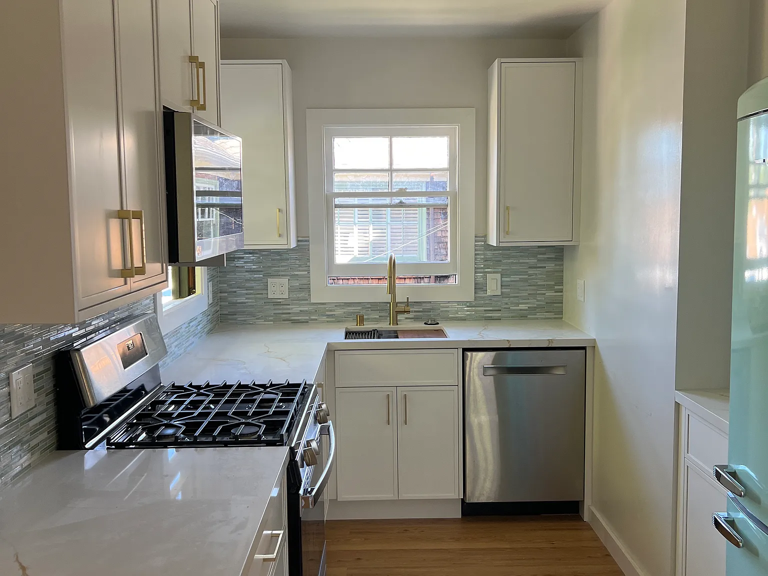 2710 Benvenue Ave — Photo 3