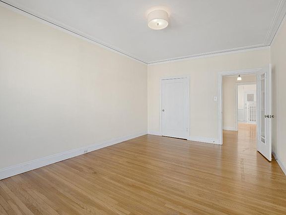 4th image of 1539 Greenwich St #5