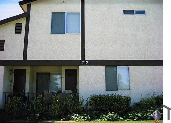 2nd image of 212 E Lancaster Blvd #4