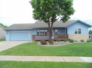 400 S Lakota Ave, Brandon, SD 57005
