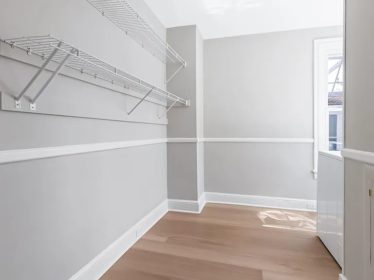 349 N Mulberry St — Photo 26