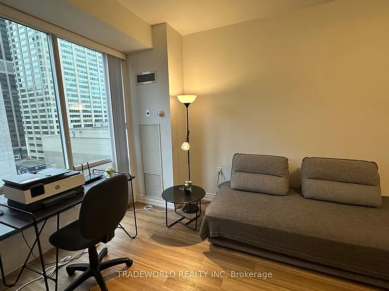 85 Bloor St E #1114 — Photo 3