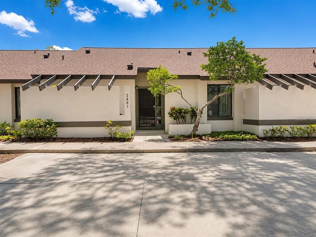 2 bed, 2.5 bath, 1495 sqft, $1,850 — Photo 1