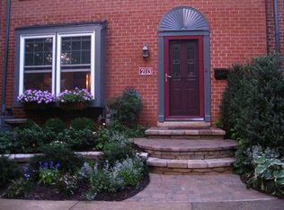 2113 Golf Course Dr, Reston, VA 20191