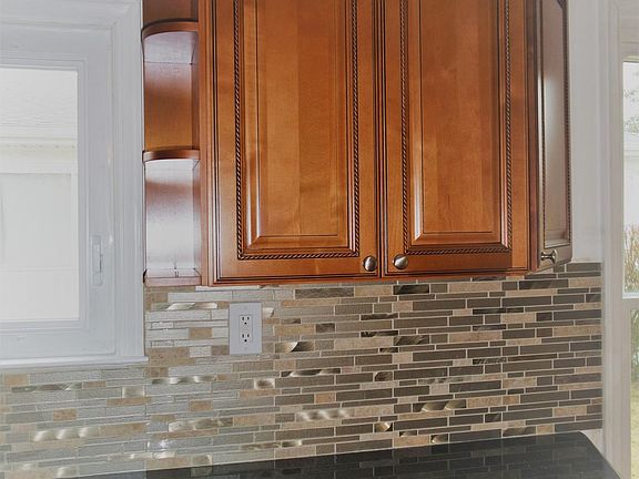 5th image of 8 Mirador Ct