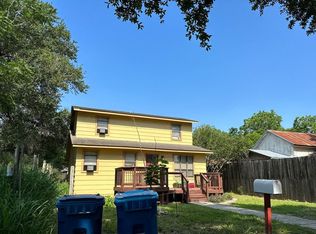 621 Burmeister St, Pleasanton, TX 78064