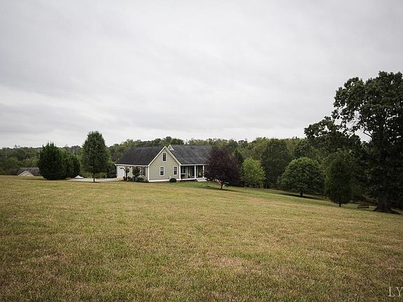 4th image of 202 Peakland Ct