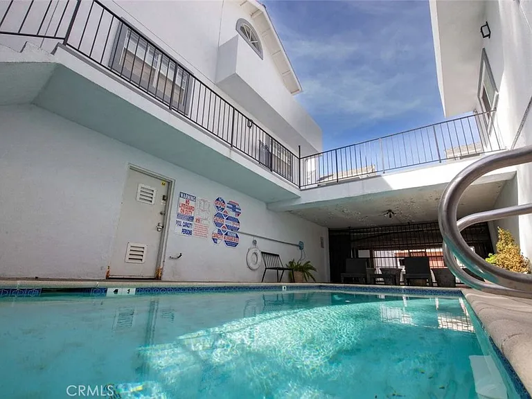7310 Balboa Blvd #F — Photo 54