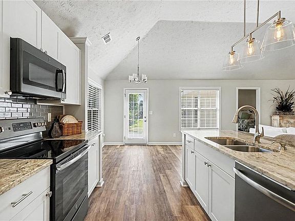 3rd image of 1545 Quail Point Run
