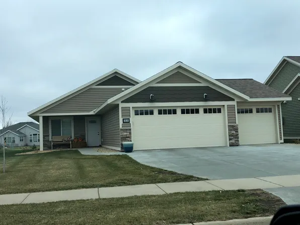 1818 Ladbrook Ln, Saint Cloud, MN 56303