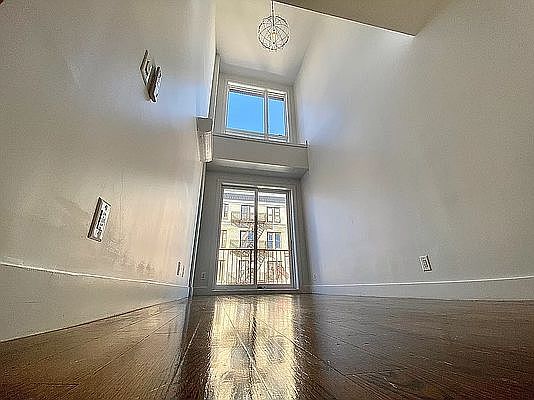 4th image of 92 Graham Ave #4E