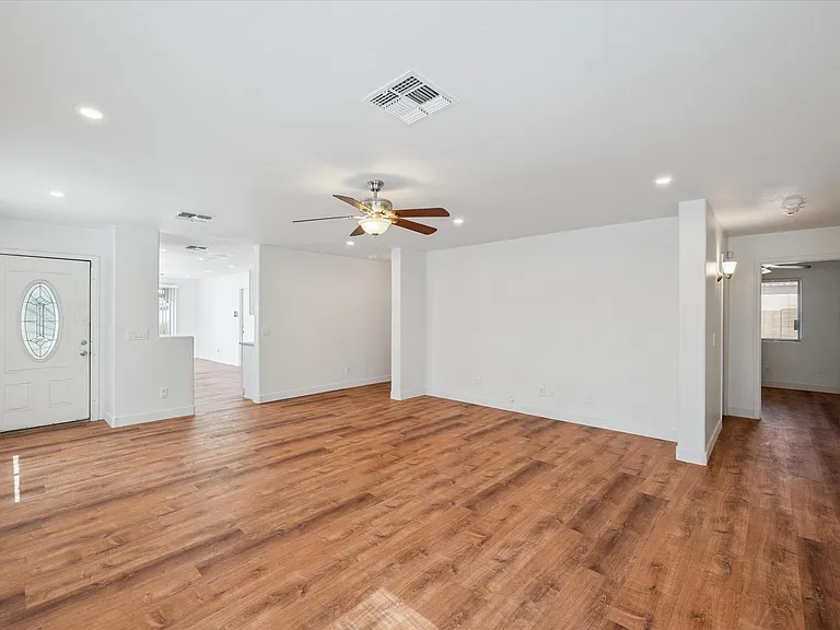 2233 W Alta Vista Rd — Photo 4