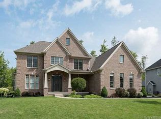 313 N Rockingham Way, Amherst, NY 14228