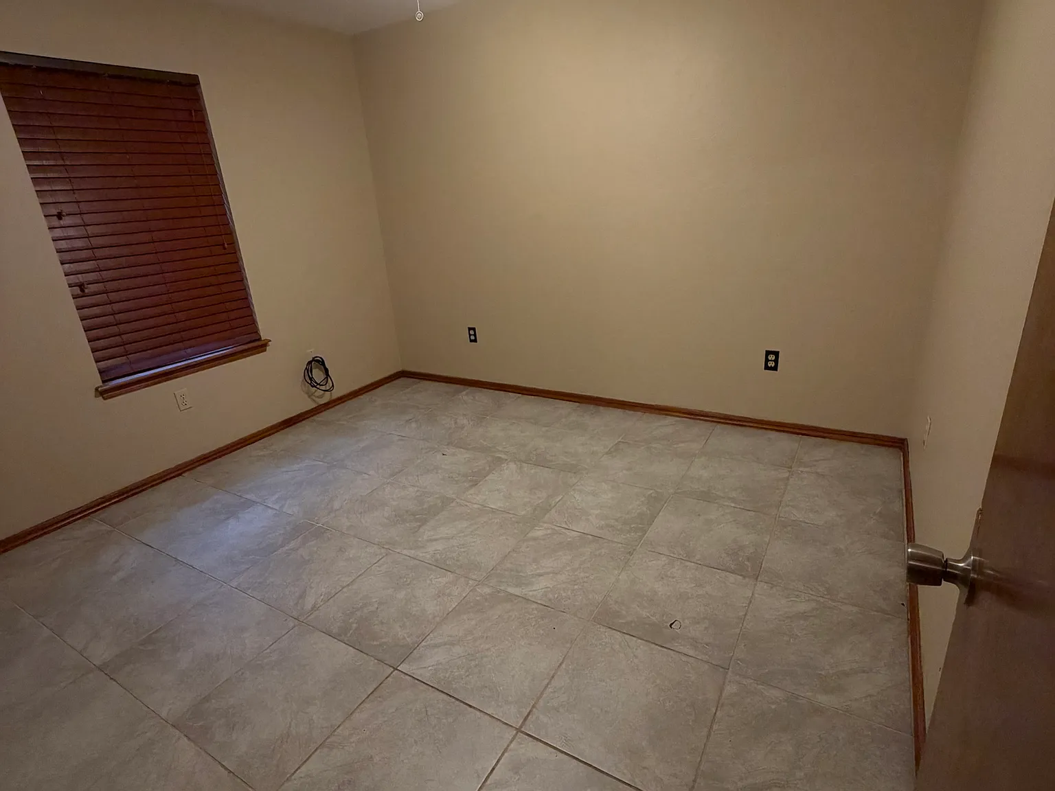 3 bed, 1327 sqft, $1,450 — Photo 4