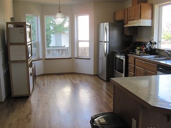 3rd image of 1020 127th Street Ct E