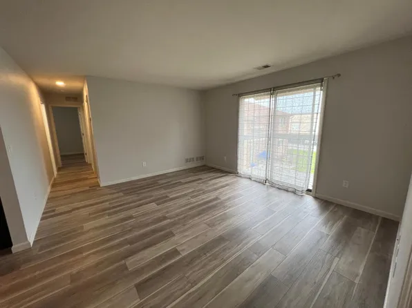 16150 Clarkson Dr APT 16, Fraser, MI 48026