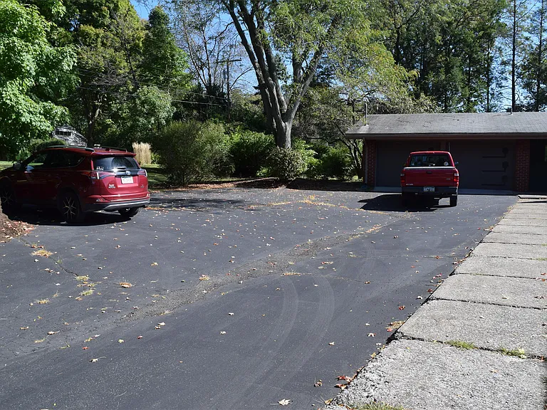 301 Homan Ave — Photo 6