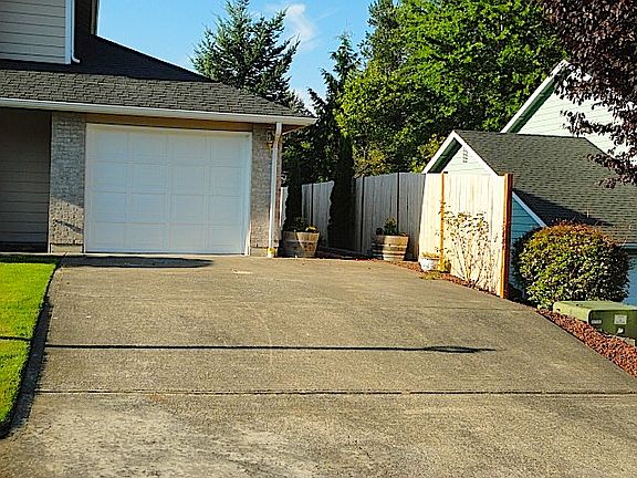 3rd image of 11213 117th Street Ct E