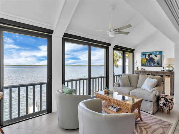 1001 Bay Rd APT 304, Vero Beach, FL 32963