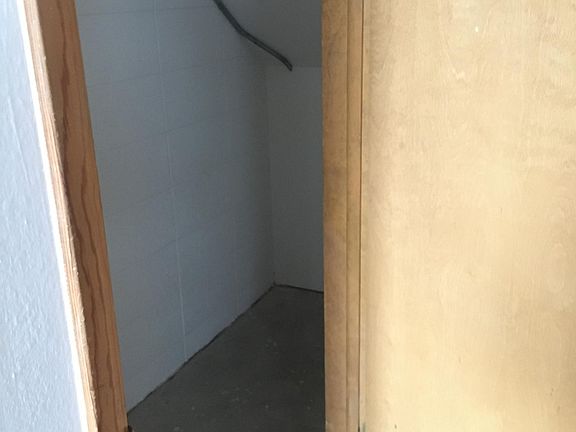 2nd image of 1000 E Garfield St #16