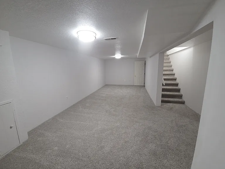 4804 N Elgin St — Photo 11