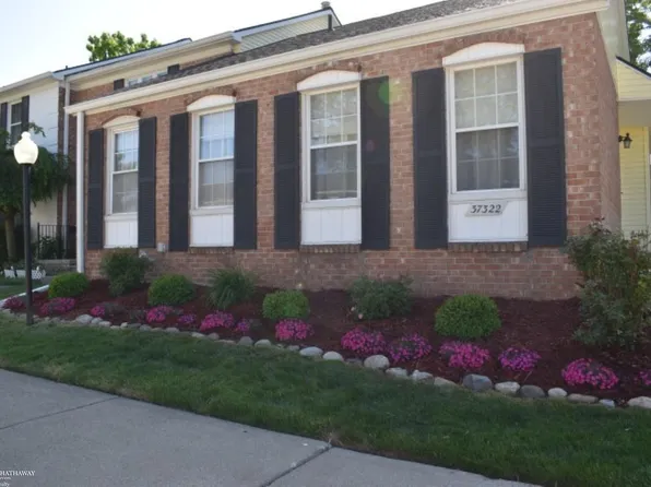 37322 Charter Oaks Blvd Building 11, Clinton Township, MI 48036