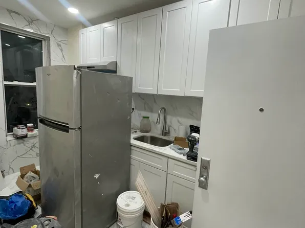 32-14 30th Street image 2 of 7