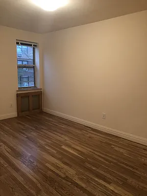 Rented by Kew Forest Realty Inc | media 18