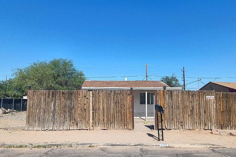 1st image of 3914 S 15th Ave