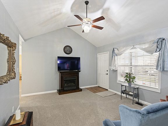 3rd image of 2799 Rome Ln