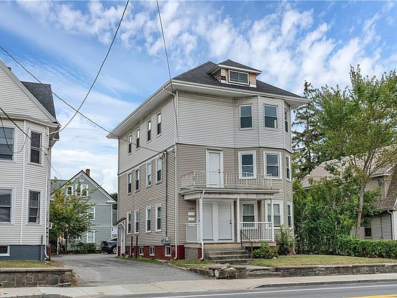 2nd image of 1320-1322 Elmwood Ave
