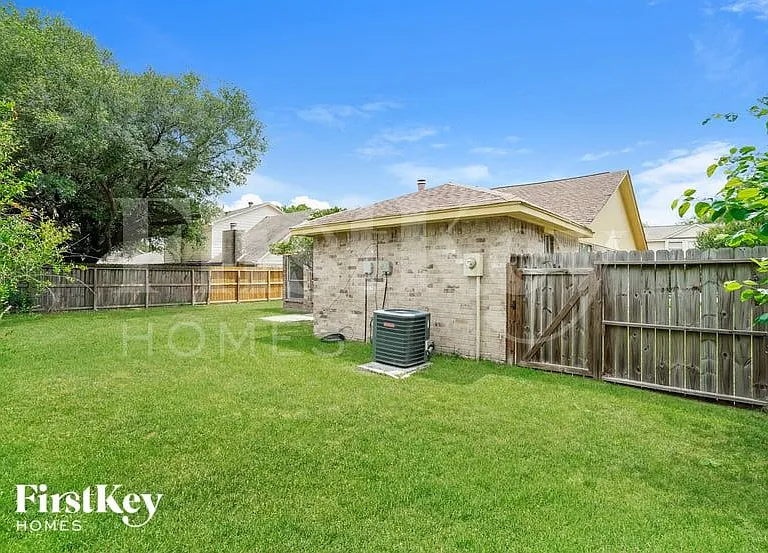 7603 Stamen Dr — Photo 15