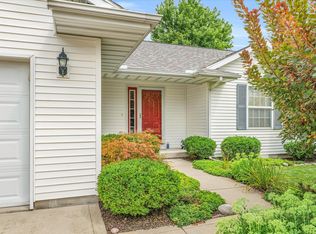 2506 Fieldcrest Dr, Urbana, IL 61802