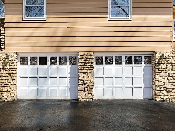 3rd image of 416 Hilltop Dr