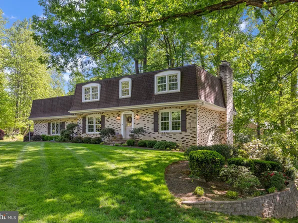 15807 Marlington Dr, Dumfries, VA 22025