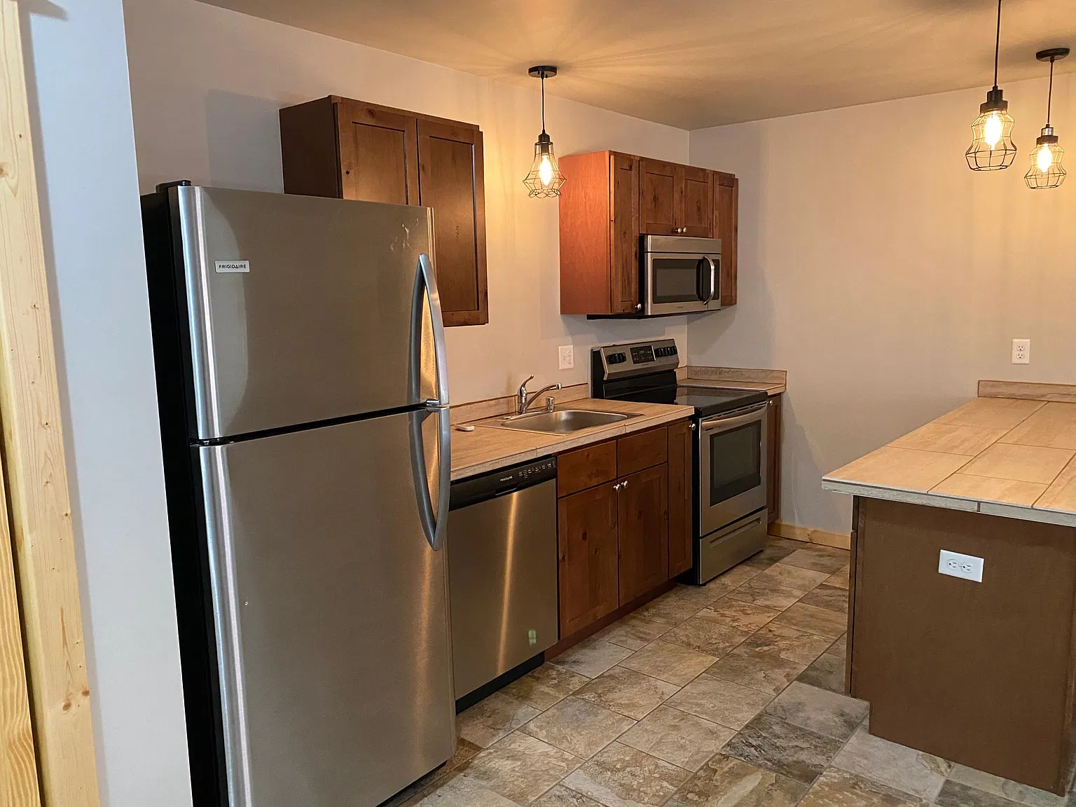 3 bed, 900 sqft, $1,485 — Photo 4