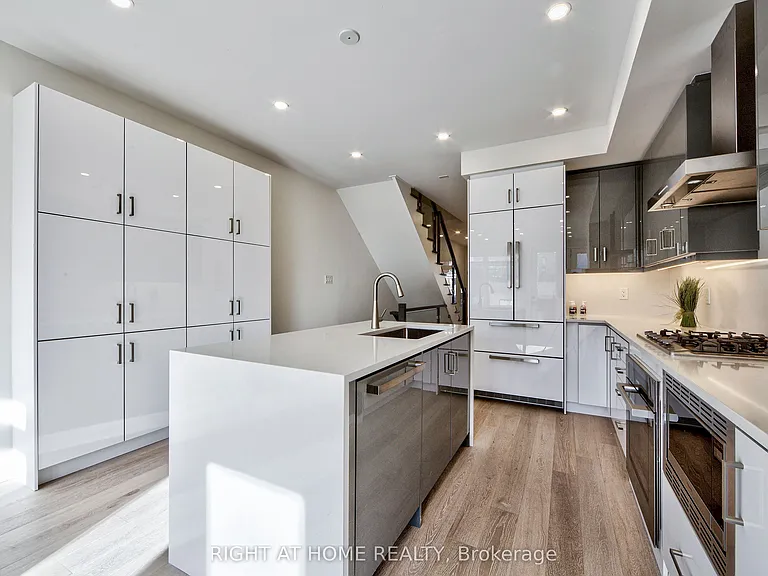 198 McRoberts Ave — Photo 8