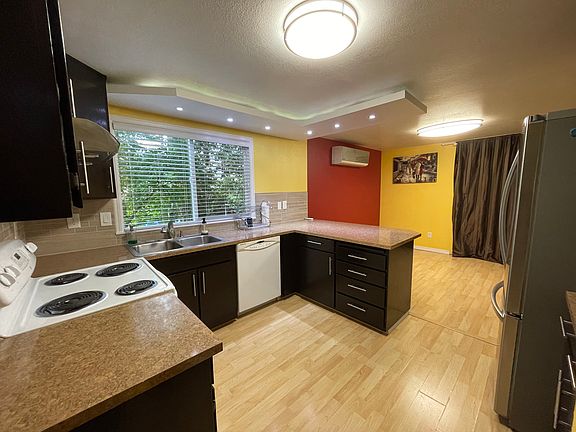 4th image of 6802 NE 166th Ct
