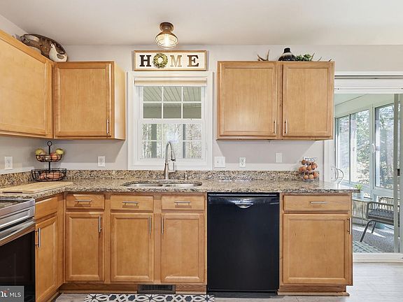 4th image of 9411 Brock Rd