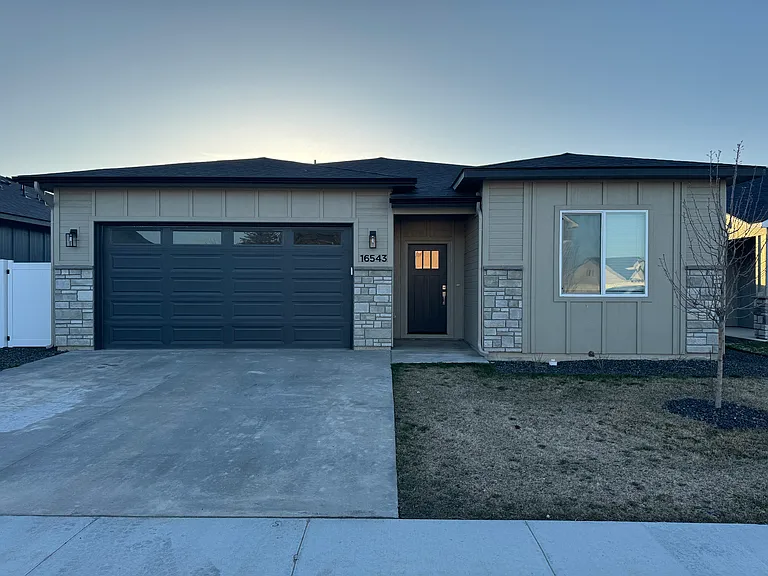 16543 N Red Oak Dr — Photo 1