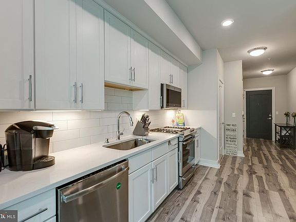 2nd image of 1800 Mount Vernon Ave APT 215