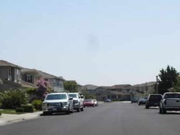 Exterior Neighborhood (street photo)