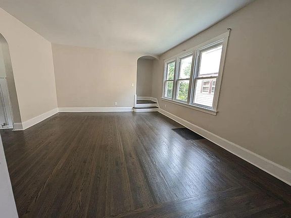 2nd image of 1757 Lawn Ave