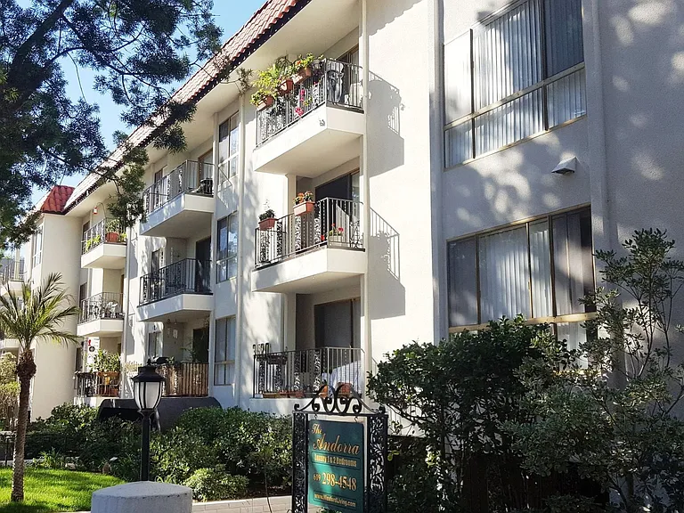 Andorra Apartments — Photo 1