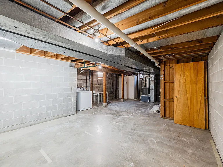 5700 Normal Blvd — Photo 32