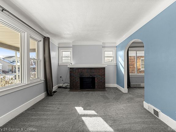 4th image of 4913 Middlesex St