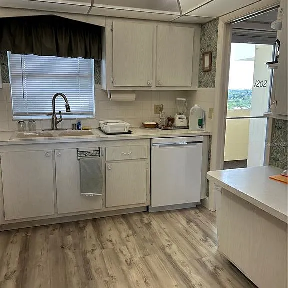 4775 Cove Cir #1202 — Photo 24