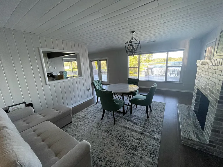 940 N Kepler Rd — Photo 3