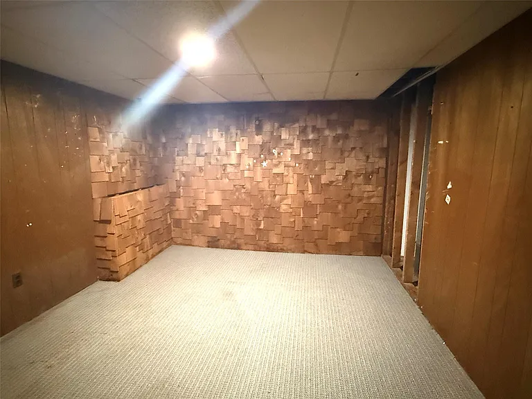 28476 Marquette St — Photo 11