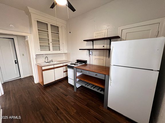 5th image of 902 E Palm Ln APT 6